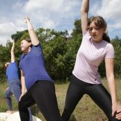 Weitersagen: Neuer Yogakurs für (Teenager-) Mädels